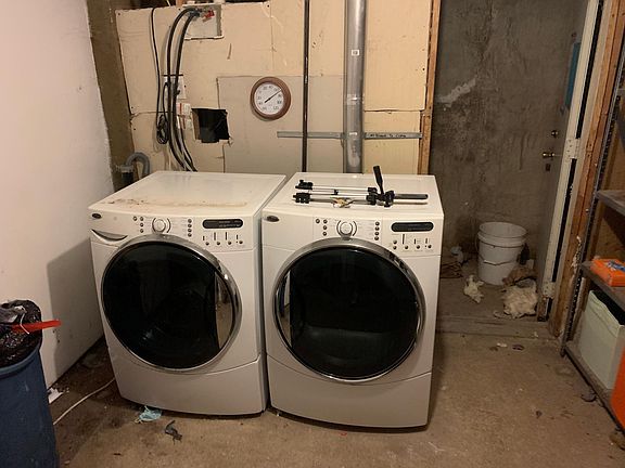 2nd image of 619 North St APT 2