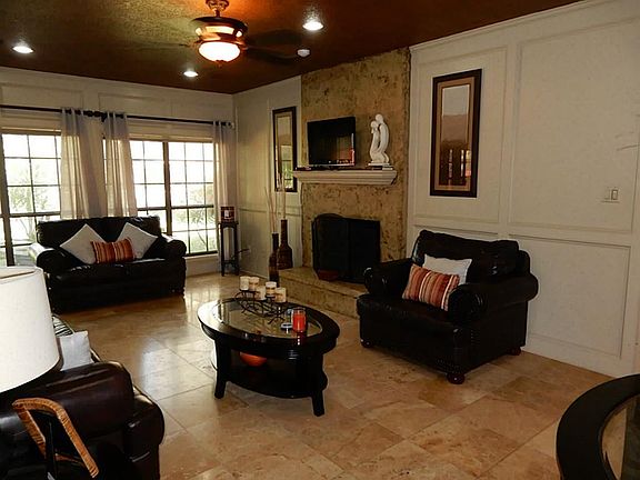 3rd image of 3606 Del Sur Dr