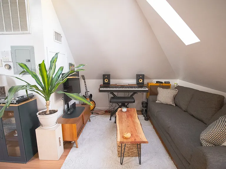 36 Montfern Ave #3 — Photo 9