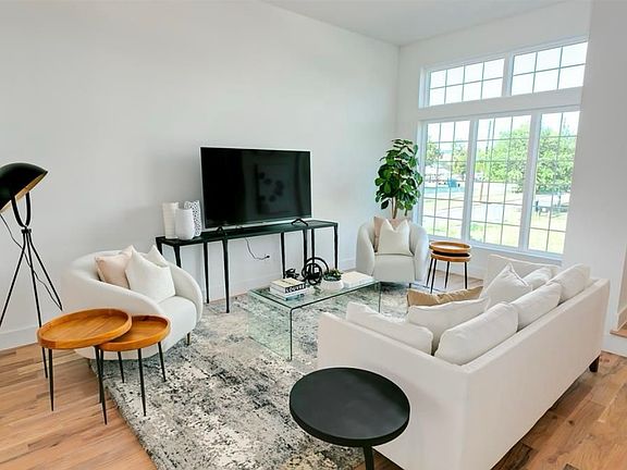 5th image of 1910 Caddo St #102