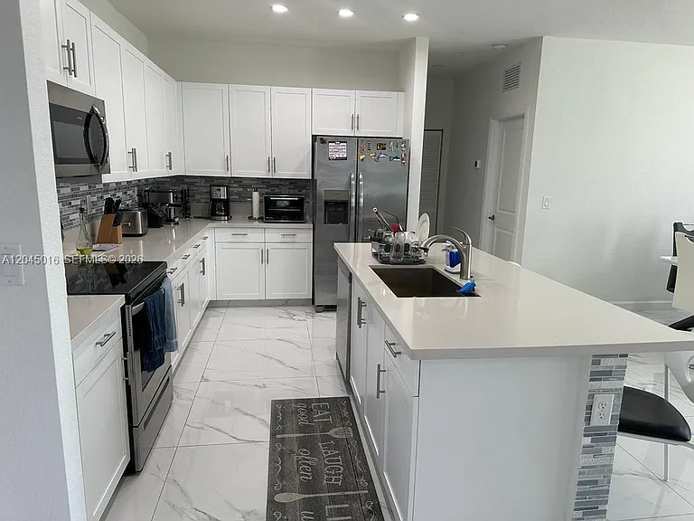 12760 SW 215th Ter — Photo 5