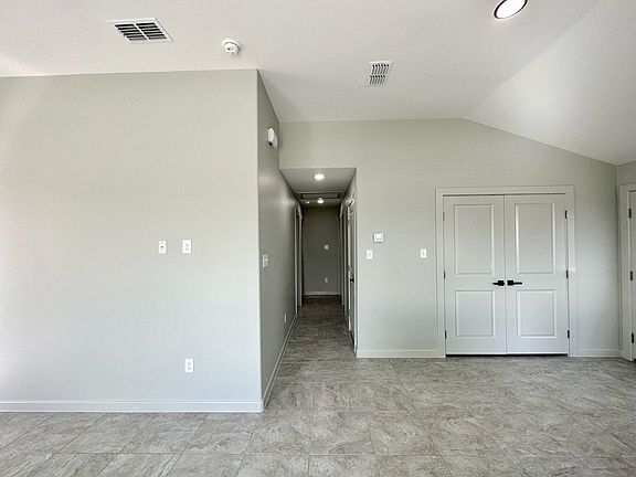 5th image of 134 Gillian Dr