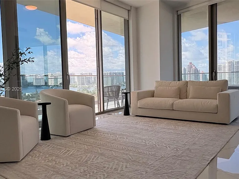 18975 Collins Ave #905 — Photo 8