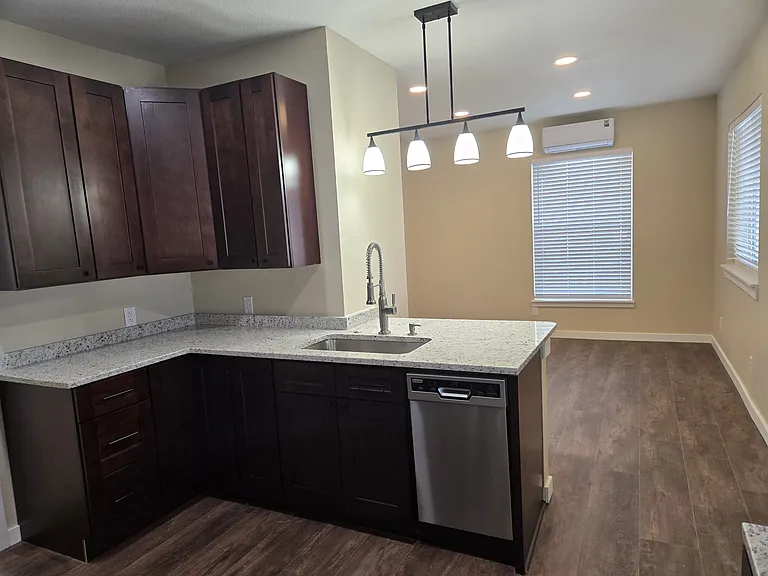 105 Elbow Ct — Photo 6