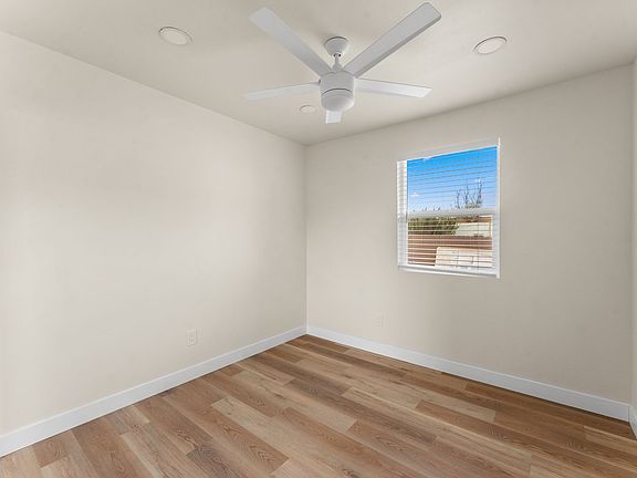 5th image of 4982.5 Imperial Ave