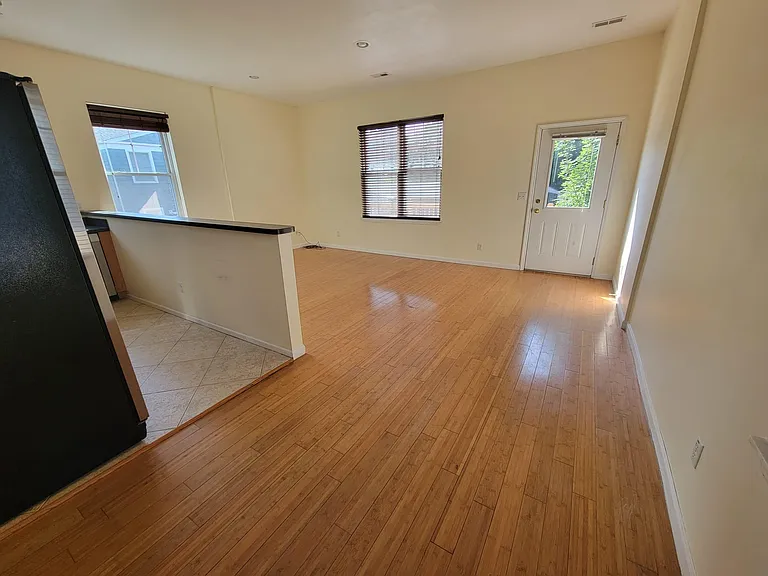 199 Van Winkle St #2 — Photo 3