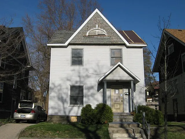 814 Kalamazoo Ave SE photo 1