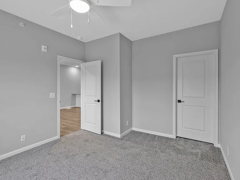 The Creek Apartments — Photo 4