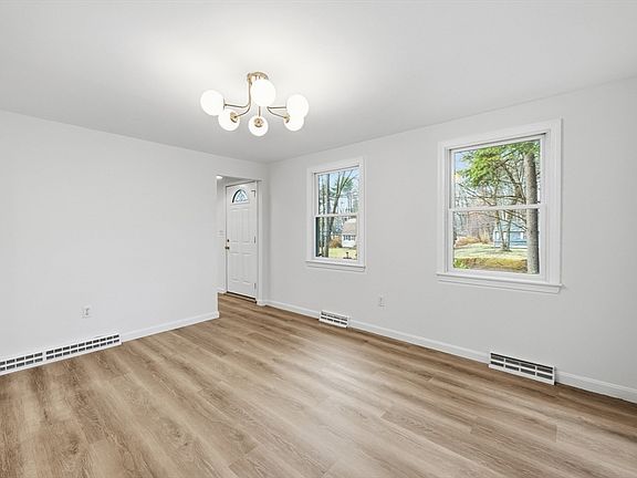 5th image of 18 Emery Rd