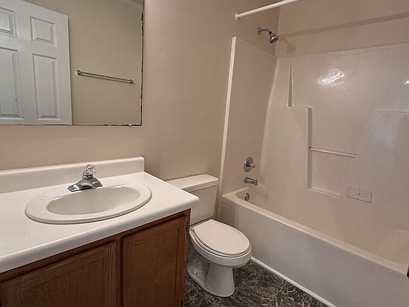 5th image of 133 Glenwood Dr