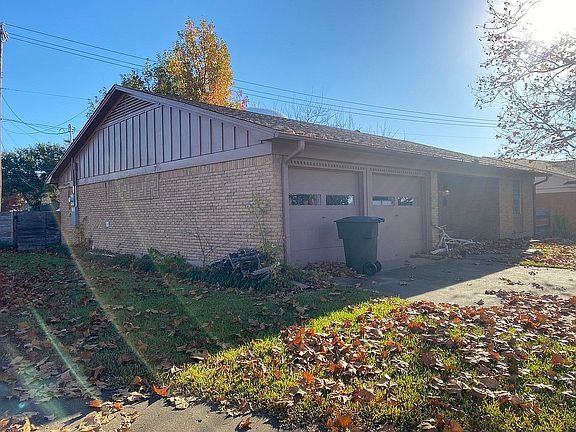3rd image of 502 W Pelton St