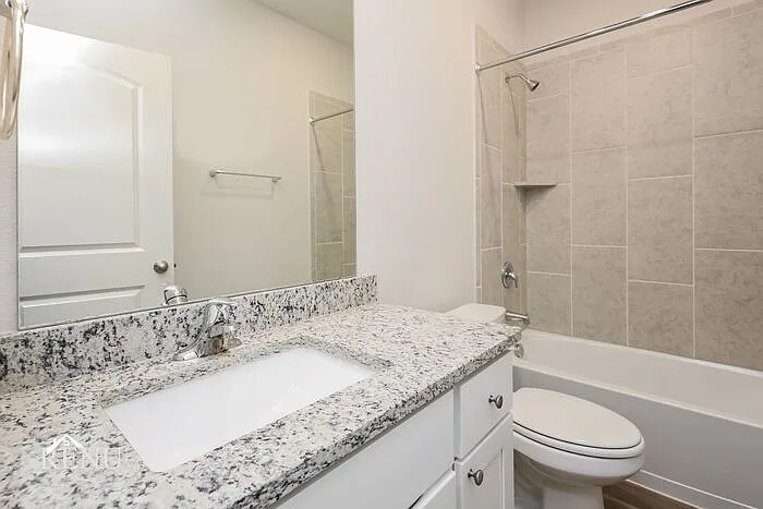 300 Blue Buffalo St — Photo 13