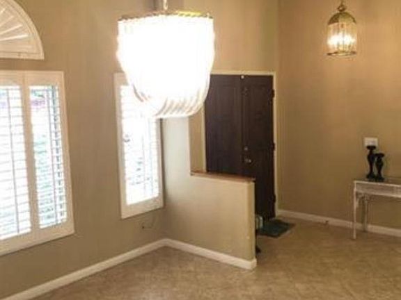 4th image of 613 Diamond Dr