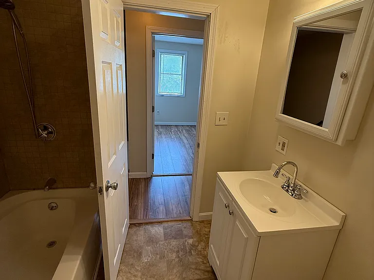2 Flanders Ct #1 — Photo 15