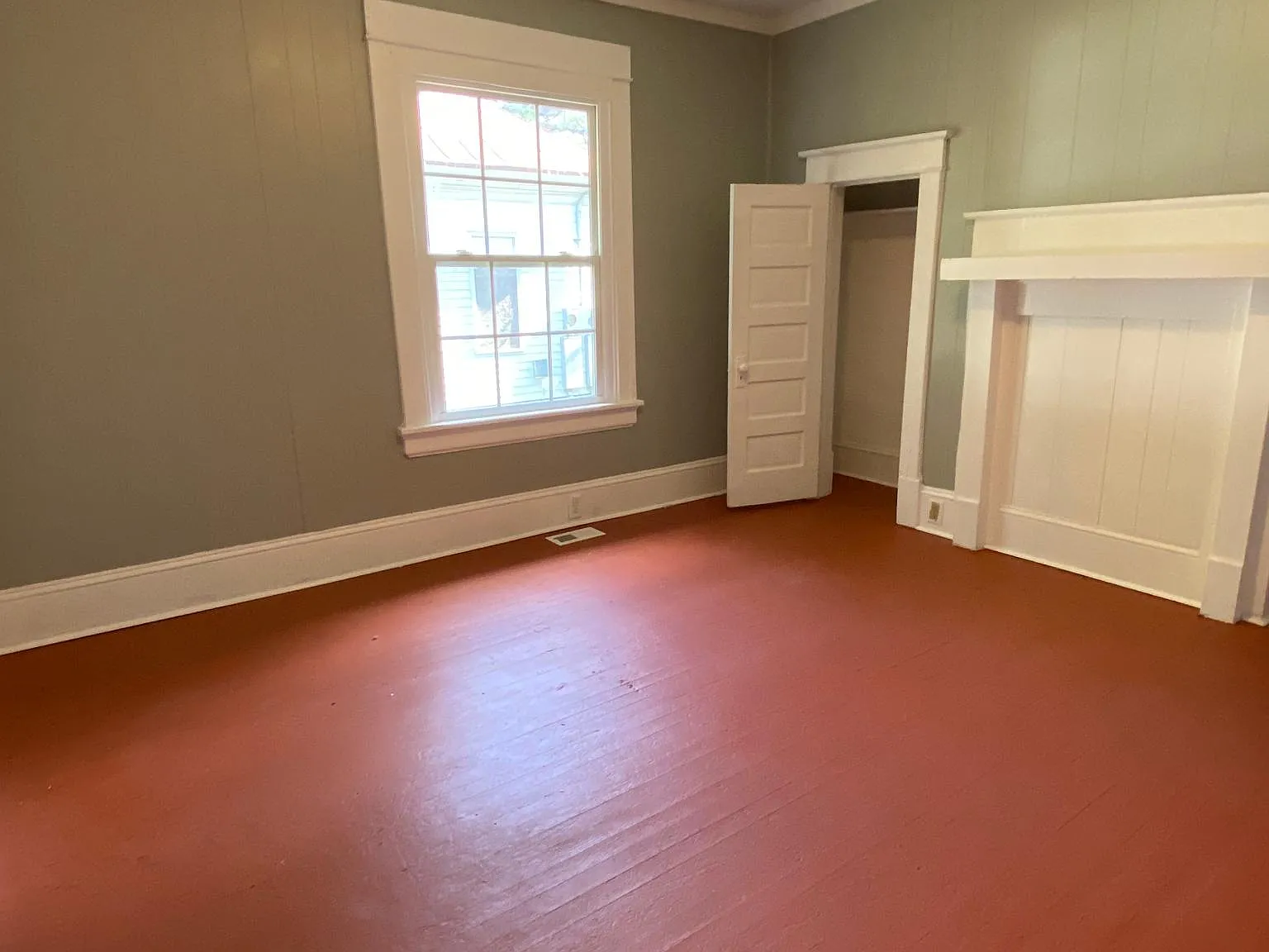 813 Arlington St — Photo 4