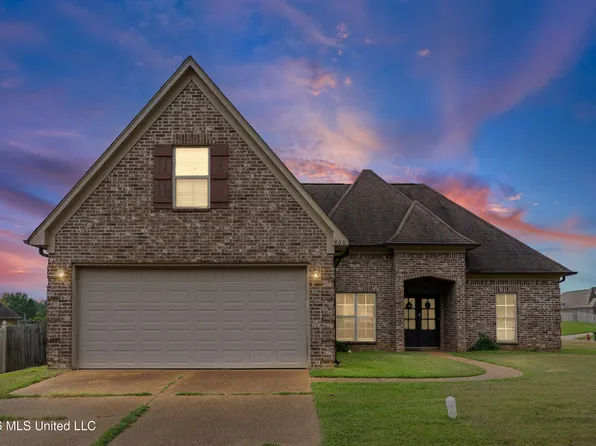 900 Falcon St, Senatobia, MS 38668