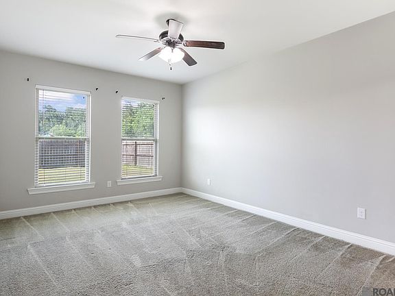 5th image of 23073 Arcwood Dr