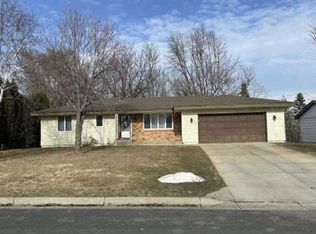 1453 Shakopee Ave E, Shakopee, MN 55379