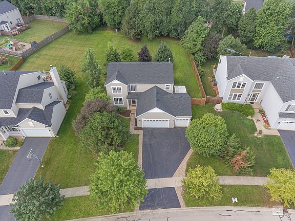 3rd image of 11420 Glenbrook Cir