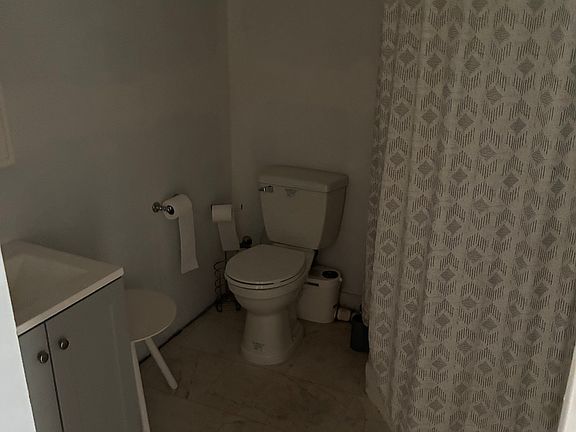 5th image of 7 Jordan Dr #1