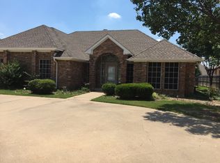 2220 Savannah Trl, Denton, TX 76205