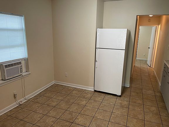 2nd image of 313 E Lakeview Ave APT B