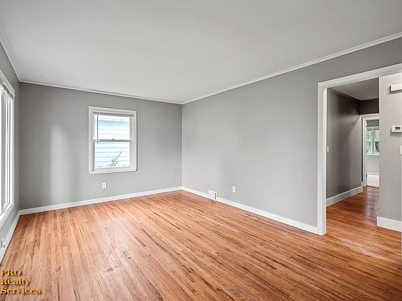 5th image of 5242 Jersey Ave N