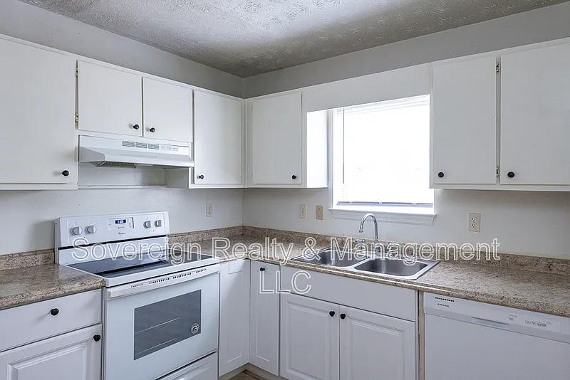 2 bed, 2.0 bath, 1100 sqft, $1,250 — Photo 2