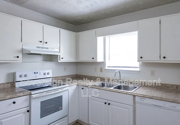 8367 Warren Dr — Photo 2