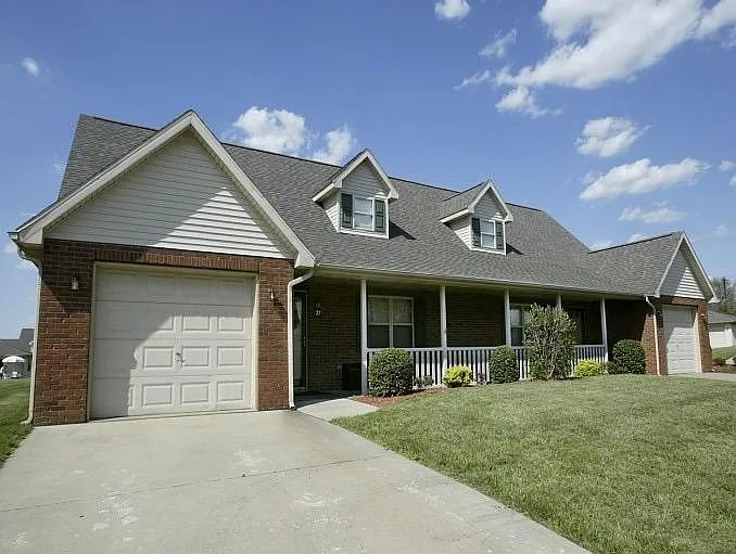 25 Canterbury Ct