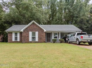 5551 Chapel Hill Dr, Horn Lake, MS 38637