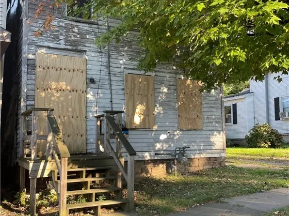 61 Ontario St, Oswego, NY 13126