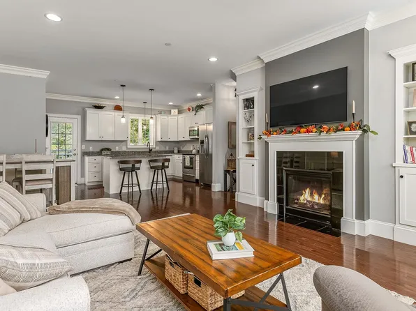 30 Acadia Lane, Exeter, NH 03833