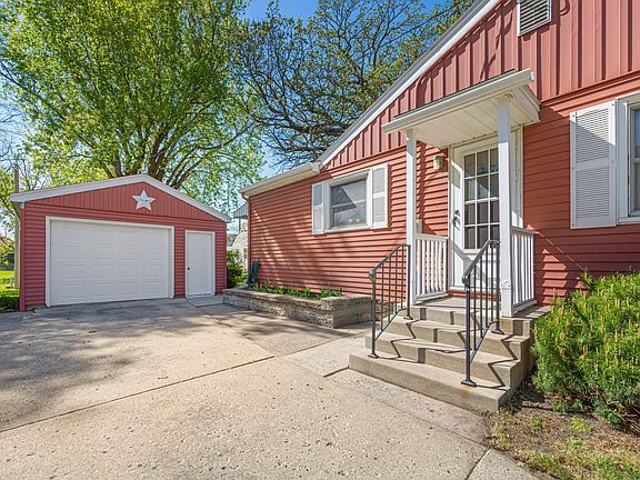 5th image of 914 S Elm Ave