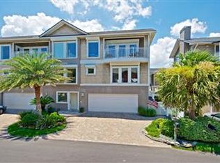 1752 Beach Ave, Atlantic Beach, FL 32233