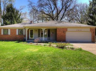 11313 Rugby Dr NW, Grand Rapids, MI 49534