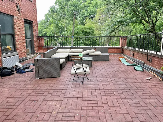 Rented by Metropolitan Property Group | media 11