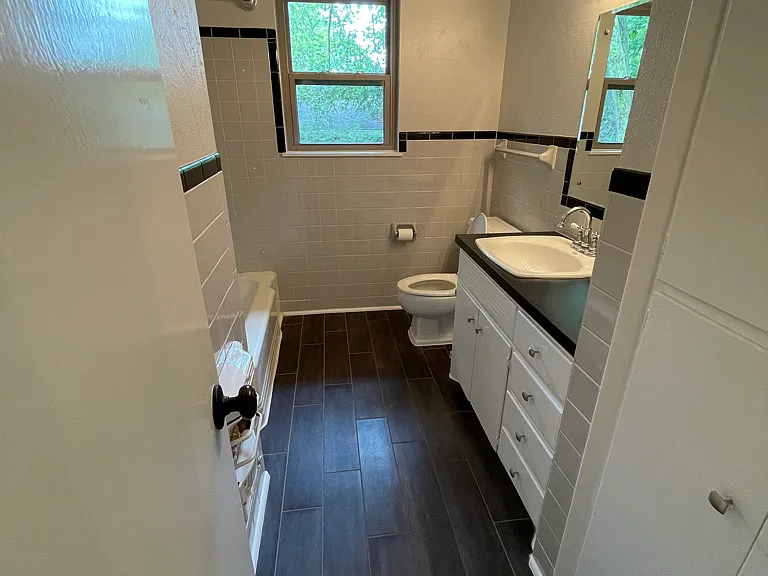 1401 E Eastern Ave — Photo 5