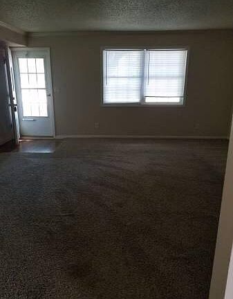 4th image of 1003 NW Applewood St
