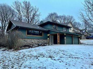 515 Laurel Dr, Bellevue, NE 68005