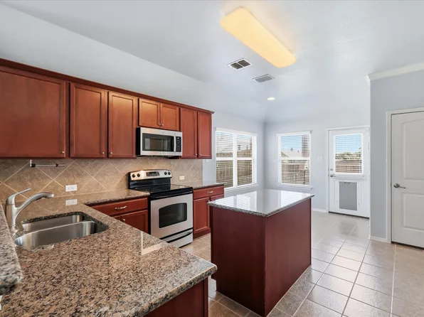 9024 Stewart St, Aubrey, TX 76227