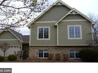 424 Hidden Oaks Ct, Saint Paul, MN 55115