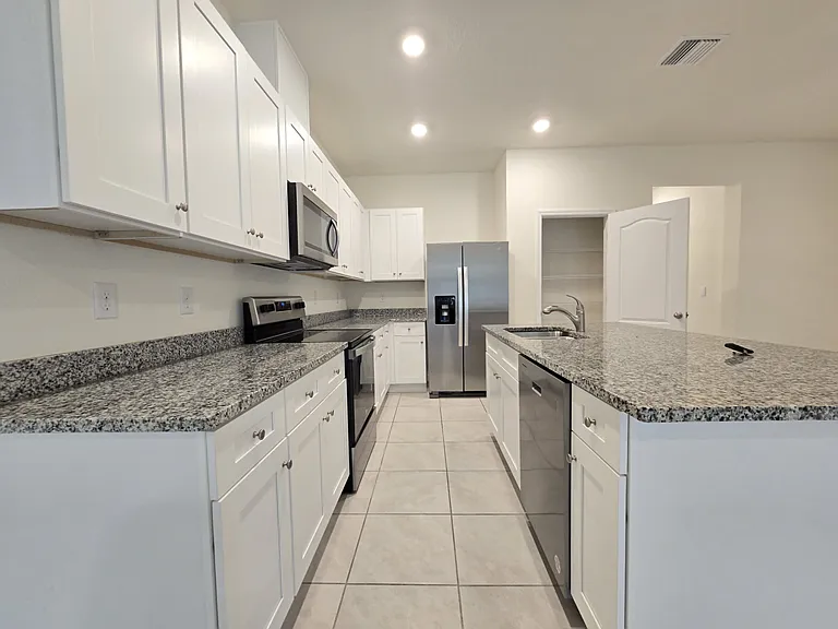 1242 Lido Dr — Photo 11