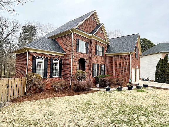 3rd image of 11032 Alnwick Ct