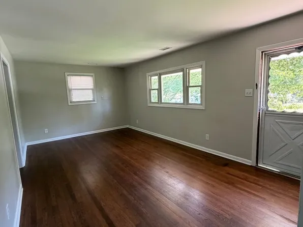 1000 Kingsport Ln, North Chesterfield, VA 23225