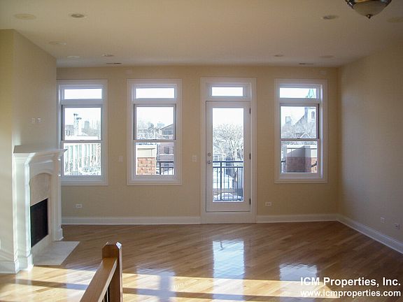 3rd image of 2318 N Greenview Ave #3