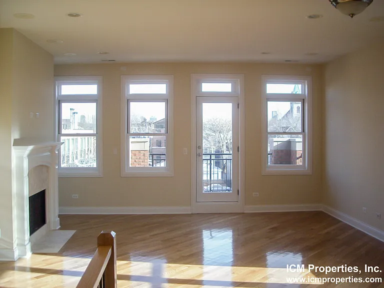 2318 N Greenview Ave #3 — Photo 3