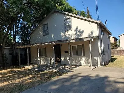 5 bed, 1387 sqft, $2,100 — Photo 2