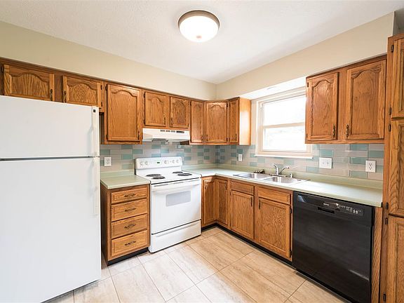 3rd image of 3911 Archer Ct