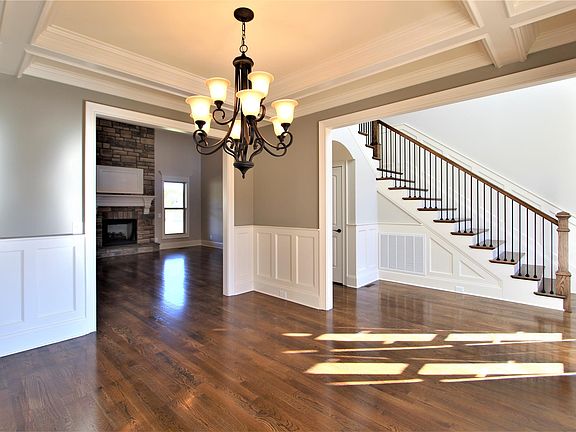 4th image of 1040 Montrose Dr Lot 64